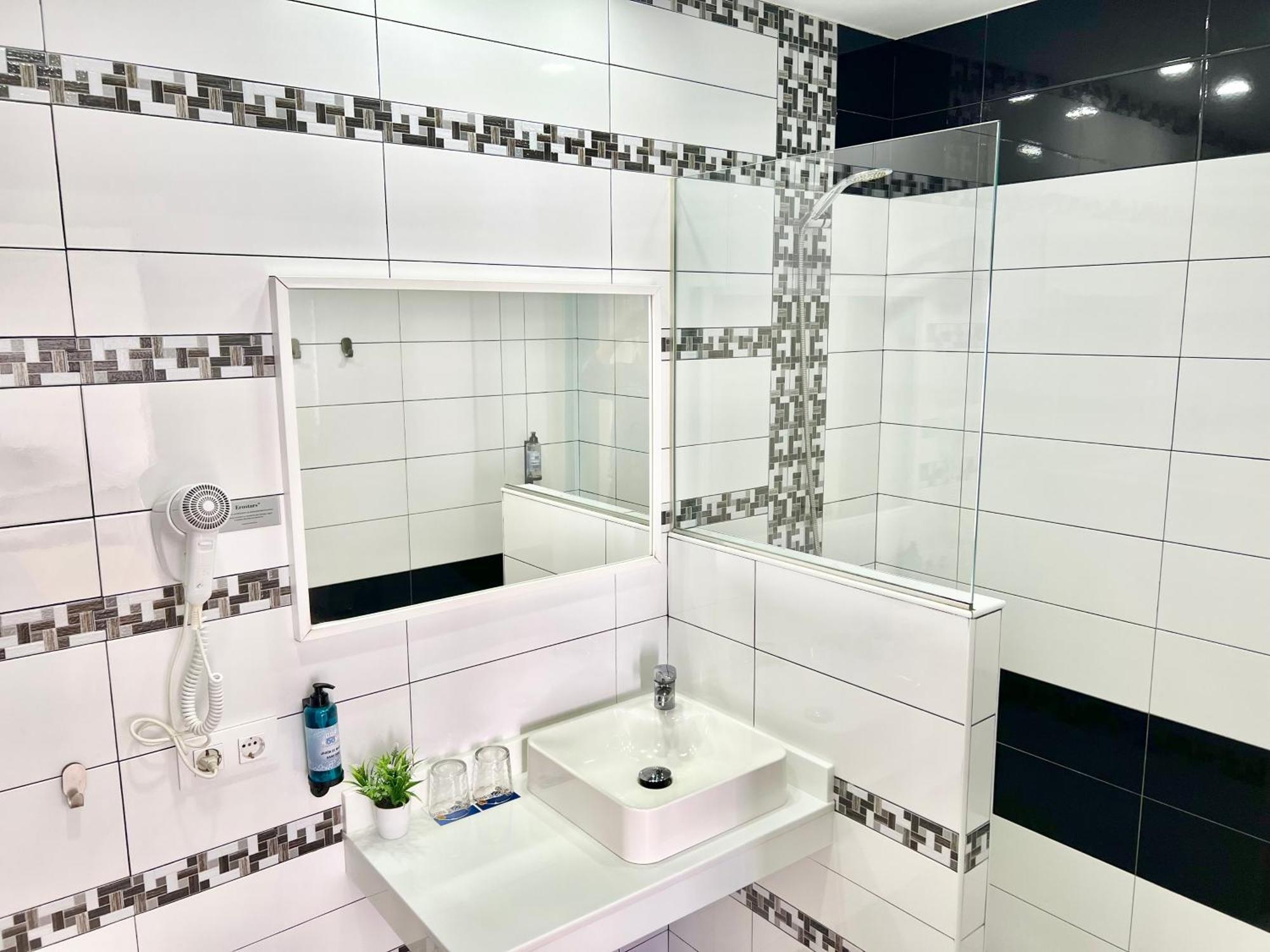 טריפה Dori Rooms Hostal מראה חיצוני תמונה